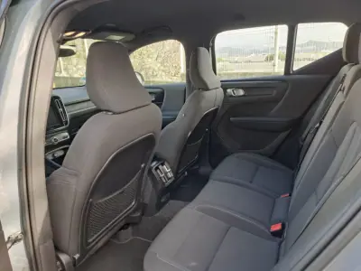 Volvo XC 40 2023 - 28500 EUR, 96000 km - AUTO.MOTO.pt - 96000km - foto 11 de 15