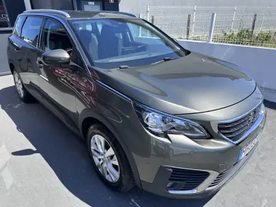 Peugeot 5008 2017 - 13900 EUR, 200000 km - AUTO.MOTO.pt - 200000km - foto 4 de 49
