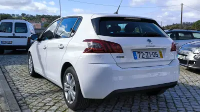 Peugeot 308 2019 - 11950 EUR, 92533 km - AUTO.MOTO.pt - 92533km - foto 6 de 8