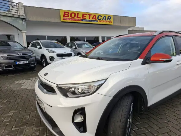 Kia Stonic 2018 - 12850 EUR, 45000 km - AUTO.MOTO.pt - 45000km - foto 11 de 29