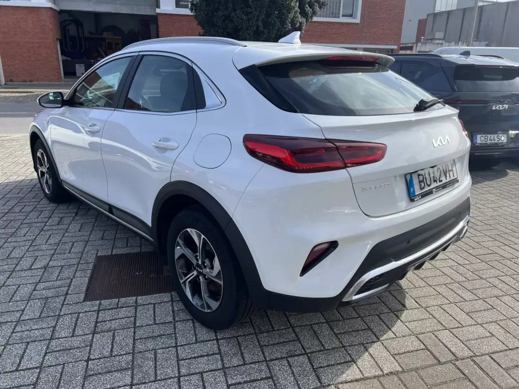 Kia XCeed 2025 - 22500 EUR, 3500 km - AUTO.MOTO.pt - 3500km - foto 4 de 21