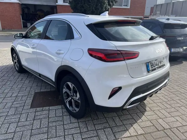 Kia XCeed 2025 - 22500 EUR, 3500 km - AUTO.MOTO.pt - 3500km - foto 4 de 21