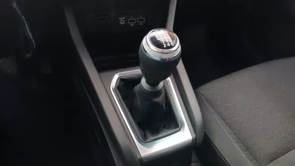 Renault Clio 2021 - 14890 EUR, 67292 km - AUTO.MOTO.pt - 67292km - foto 48 de 67