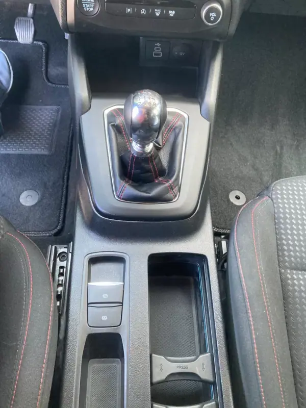 Ford Focus 2023 - 20590 EUR, 37780 km - AUTO.MOTO.pt - 37780km - foto 14 de 23