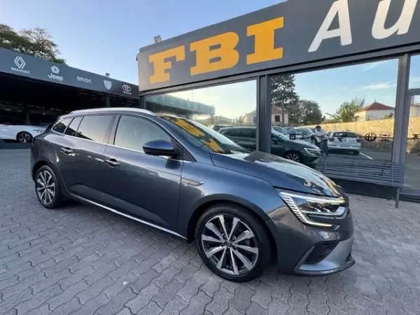 Renault Mégane Sport Tourer 2021 - 21000 EUR, 62000 km - AUTO.MOTO.pt - 62000km - foto 6 de 12