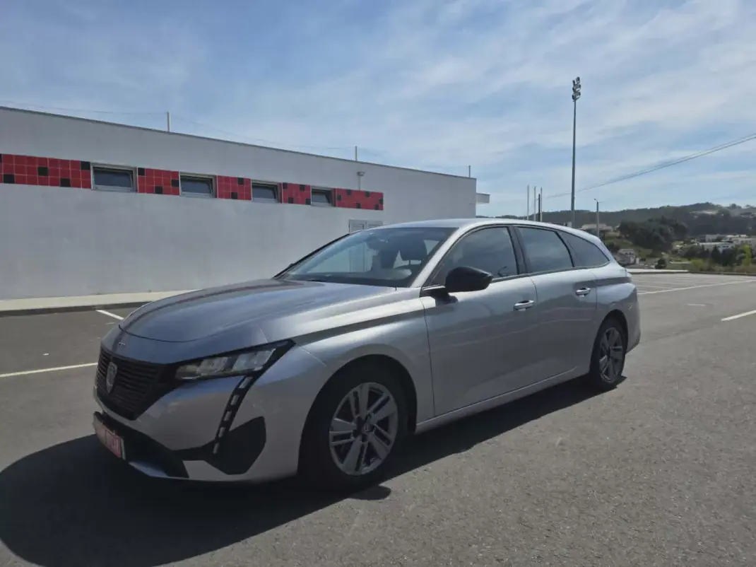 Peugeot 308 SW 2022 - 19490 EUR, 154000 km - AUTO.MOTO.pt - 154000km - foto 1 de 17