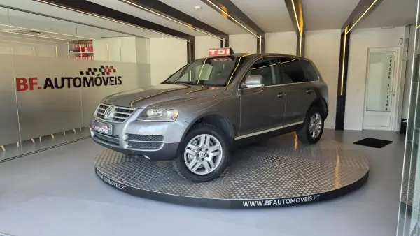 Volkswagen Touareg 2006 - 13900 EUR, 262462 km - AUTO.MOTO.pt - 262462km - foto 2 de 60