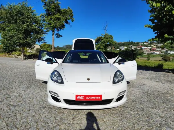 Porsche Panamera 2012 - 32250 EUR, 206000 km - AUTO.MOTO.pt - 206000km - foto 20 de 40