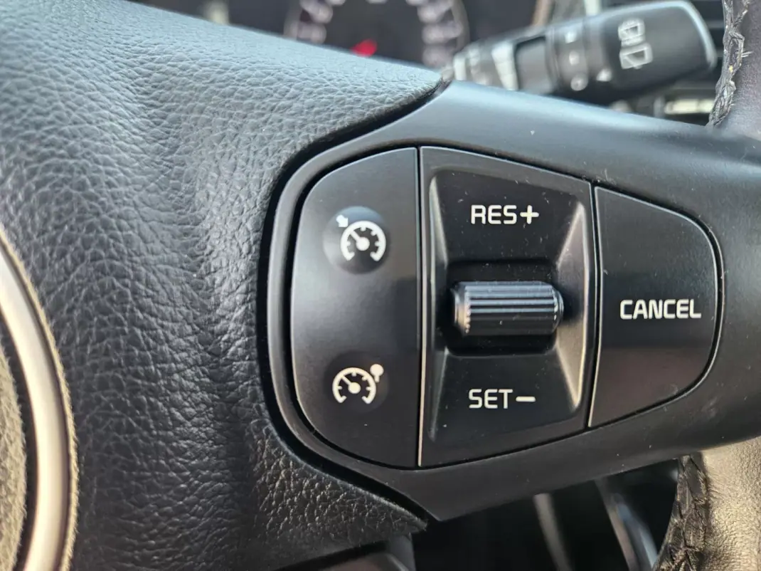 Kia Carens 2018 - 17700 EUR, 104900 km - 104900km - foto 45 de 52