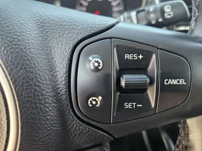 Kia Carens 2018 - 17700 EUR, 104900 km - AUTO.MOTO.pt - 104900km - foto 45 de 52