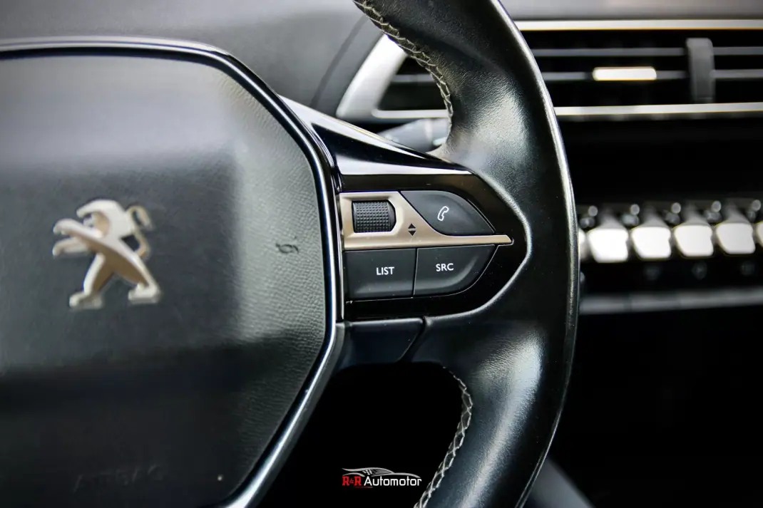 Peugeot 3008 2019 - 15900 EUR, 208000 km - AUTO.MOTO.pt - 208000km - foto 22 de 30