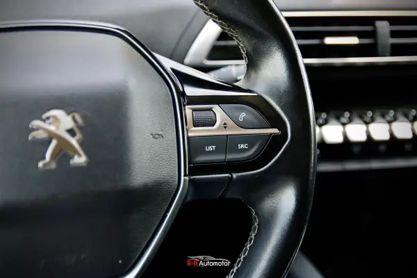 Peugeot 3008 2019 - 15900 EUR, 208000 km - AUTO.MOTO.pt - 208000km - foto 22 de 30