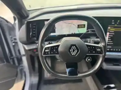 Renault Mégane E-Tech 2022 - 24999 EUR, 101000 km - AUTO.MOTO.pt - 101000km - foto 25 de 35