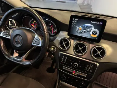 Mercedes-Benz CLA 200 2018 - 20990 EUR, 165000 km - AUTO.MOTO.pt - 165000km - foto 20 de 33