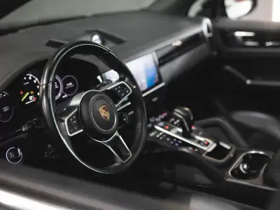 Porsche Cayenne 2018 - 59990 EUR, 119000 km - AUTO.MOTO.pt - 119000km - foto 14 de 24