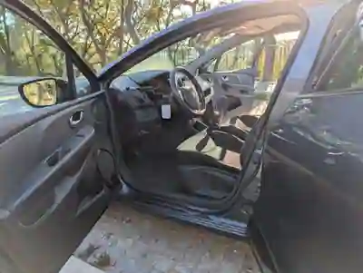 Renault Clio 2018 - 10500 EUR, 69000 km - AUTO.MOTO.pt - 69000km - foto 16 de 19