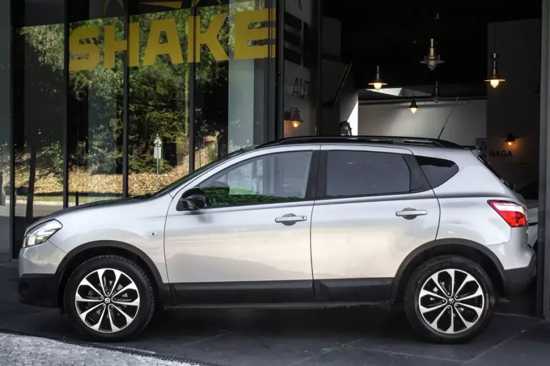 Nissan Qashqai 2013 - 11980 EUR, 188261 km - 188261km - foto 2 de 35