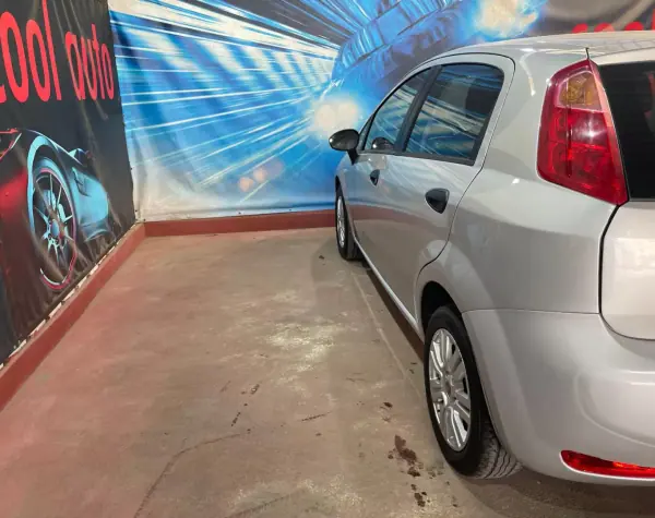 Fiat Punto 2015 - 6250 EUR, 198000 km - AUTO.MOTO.pt - 198000km - foto 15 de 31
