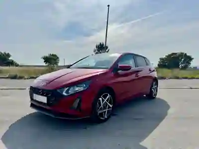 Hyundai i20 2025 - 18250 EUR, 9700 km - AUTO.MOTO.pt - 9700km - foto 6 de 15
