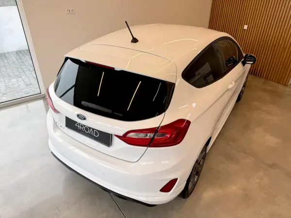 Ford Fiesta 2018 - 11000 EUR, 146800 km - AUTO.MOTO.pt - 146800km - foto 19 de 78