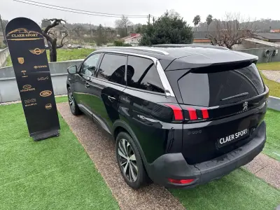 Peugeot 5008 2018 - 14900 EUR, 140000 km - AUTO.MOTO.pt - 140000km - foto 11 de 52