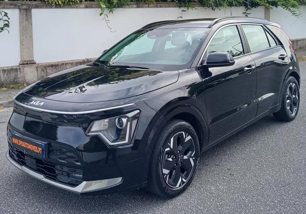 Kia e-Niro 2023 - 27490 EUR, 74100 km - AUTO.MOTO.pt - 74100km - foto 1 de 19
