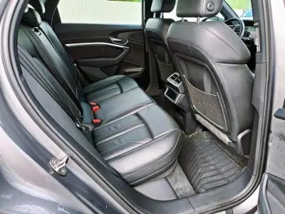 Audi e-tron 2020 - 31000 EUR, 110869 km - AUTO.MOTO.pt - 110869km - foto 21 de 29