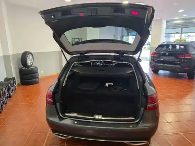Mercedes-Benz C 300 2020 - 30980 EUR, 98799 km - AUTO.MOTO.pt - 98799km - foto 37 de 47