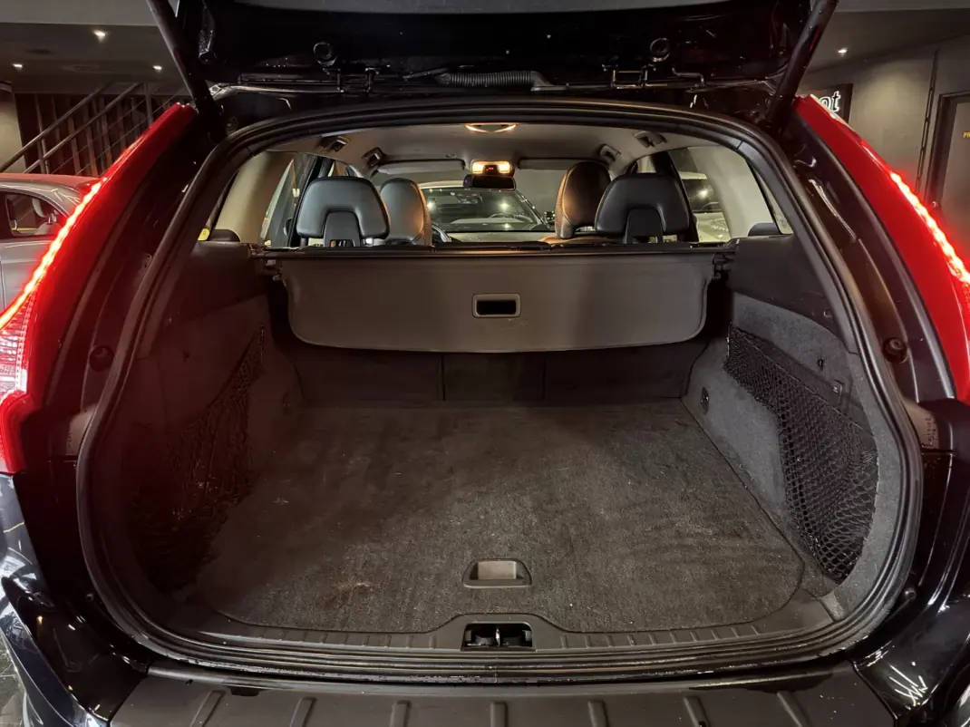 Volvo XC 60 2012 - 16990 EUR, 201000 km - AUTO.MOTO.pt - 201000km - foto 32 de 35