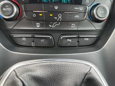 Ford Kuga 2017 - 15450 EUR, 78000 km - AUTO.MOTO.pt - 78000km - foto 49 de 60