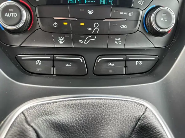 Ford Kuga 2017 - 15450 EUR, 78000 km - AUTO.MOTO.pt - 78000km - foto 49 de 60