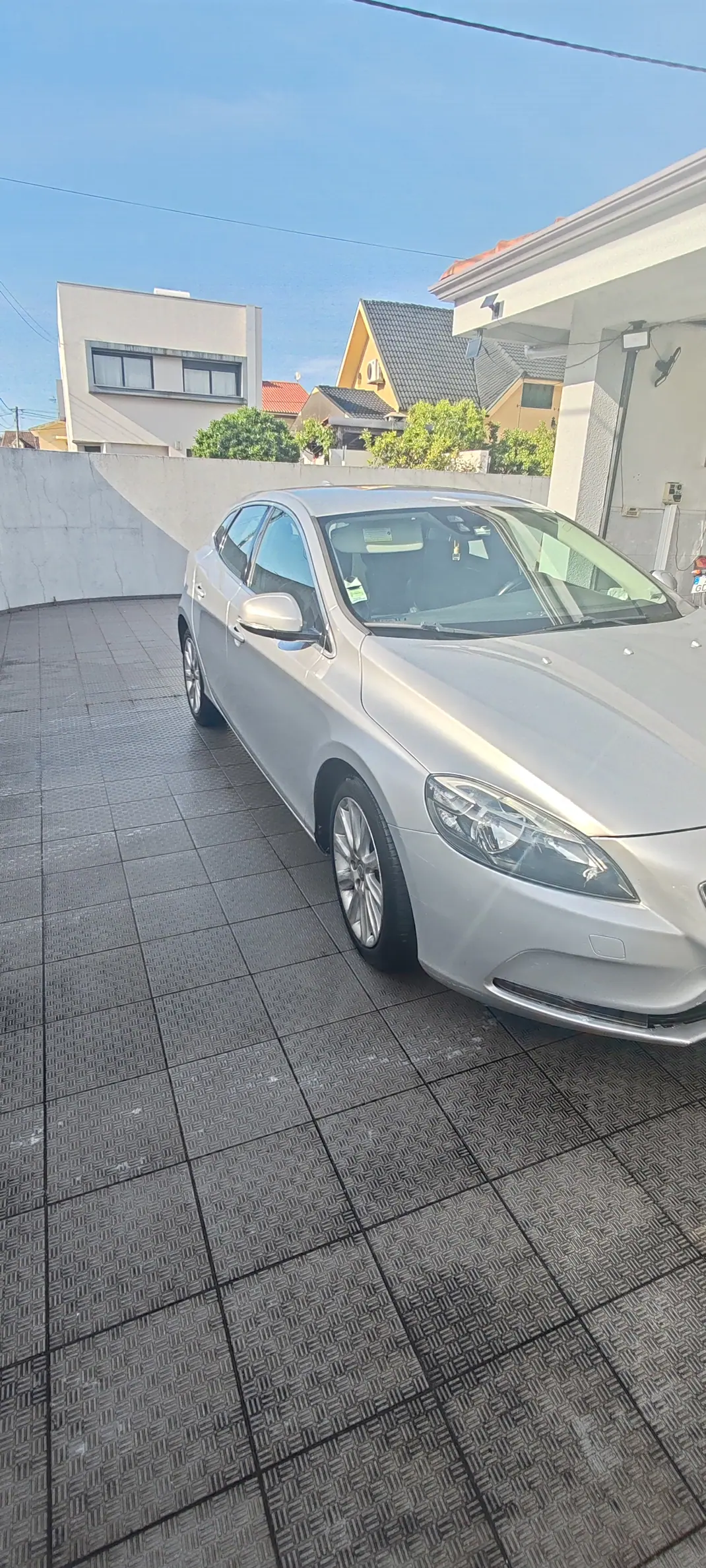Volvo V40 2013 - 7600 EUR, 290000 km - AUTO.MOTO.pt - 290000km - foto 2 de 14