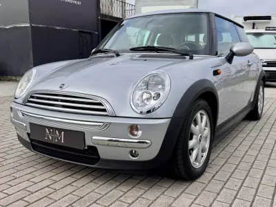 MINI 3 Portas 2003 - 5500 EUR, 299000 km - AUTO.MOTO.pt - 299000km - foto 5 de 19