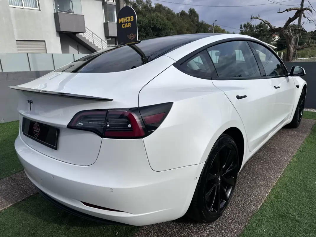 Tesla Model 3 2019 - 15500 EUR, 333000 km - AUTO.MOTO.pt - 333000km - foto 9 de 62
