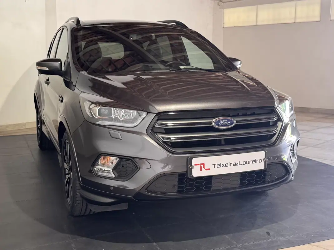 Ford Kuga 2018 - 16500 EUR, 54485 km - AUTO.MOTO.pt - 54485km - foto 3 de 25