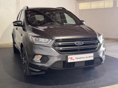 Ford Kuga 2018 - 16500 EUR, 54485 km - AUTO.MOTO.pt - 54485km - foto 3 de 25