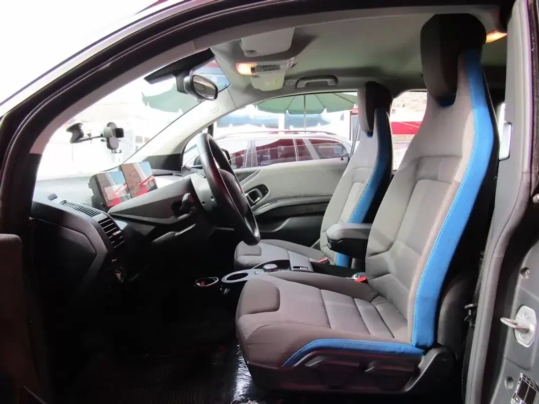 BMW i3 2018 - 17000 EUR, 99120 km - 99120km - foto 9 de 21