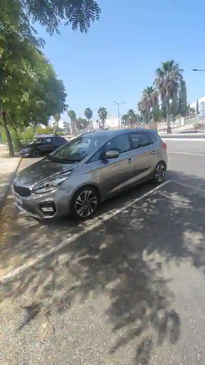 Kia Carens 2019 - 10000 EUR, 265000 km - AUTO.MOTO.pt - 265000km - foto 2 de 10