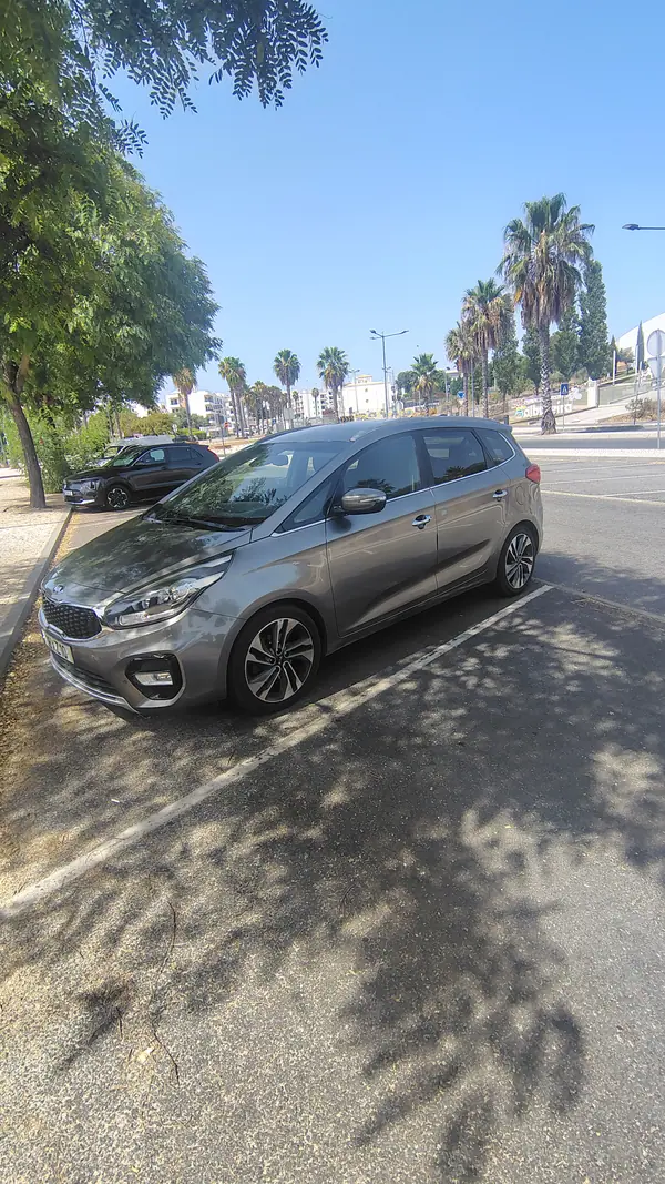 Kia Carens 2019 - 10000 EUR, 265000 km - AUTO.MOTO.pt - 265000km - foto 2 de 10