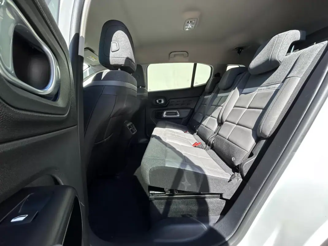 Citroën C5 Aircross 2019 - 18900 EUR, 162000 km - AUTO.MOTO.pt - 162000km - foto 22 de 28