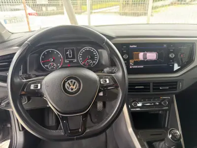 Volkswagen Polo 2019 - 12990 EUR, 62100 km - AUTO.MOTO.pt - 62100km - foto 15 de 18