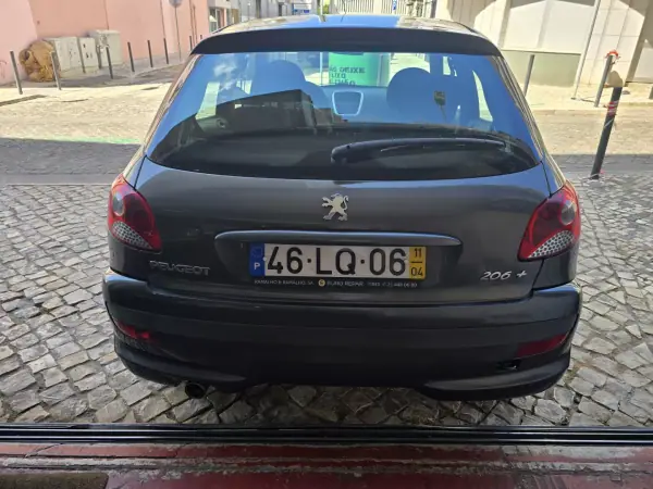Peugeot 206 2011 - 4000 EUR, 254500 km - AUTO.MOTO.pt - 254500km - foto 4 de 18