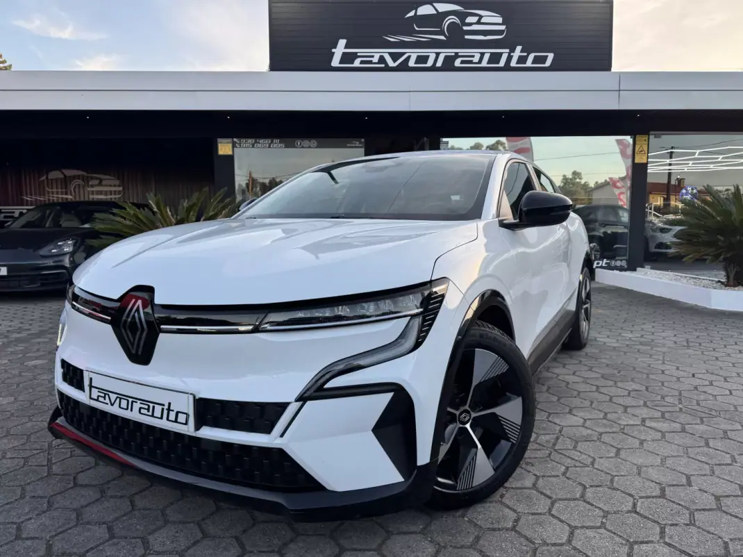 Renault Mégane E-Tech 2022 - 22500 EUR, 96000 km - AUTO.MOTO.pt - 96000km - foto 1 de 44