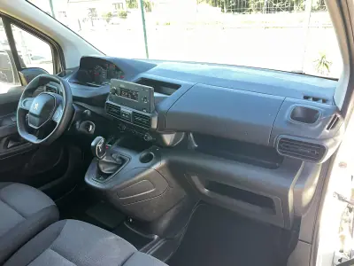 Peugeot Partner 2021 - 11400 EUR, 148000 km - 148000km - foto 25 de 32