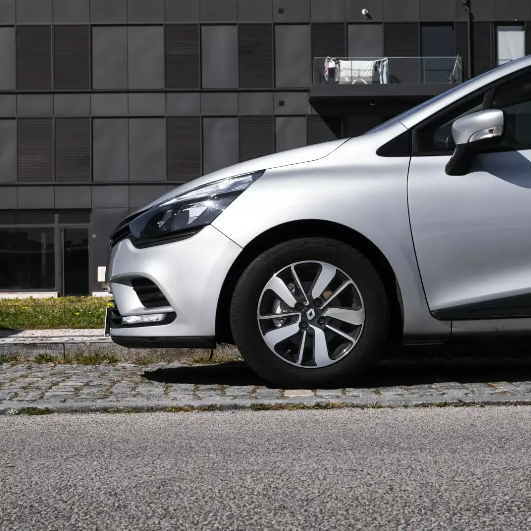 Renault Clio 2018 - 12900 EUR, 89758 km - 89758km - foto 5 de 23