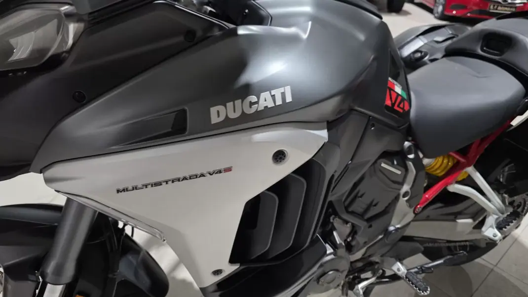 Ducati Multistrada 1260 Enduro 2022 - 19500 EUR, 31714 km - AUTO.MOTO.pt - 31714km - foto 11 de 28