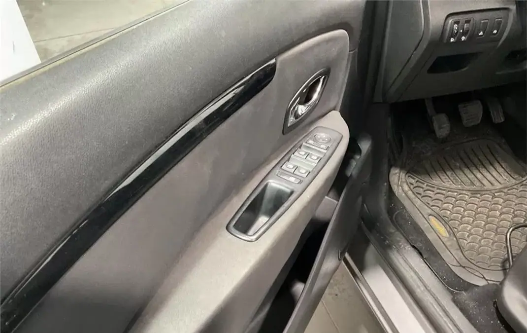 Renault Scénic 2012 - 6950 EUR, 243000 km - AUTO.MOTO.pt - 243000km - foto 11 de 13