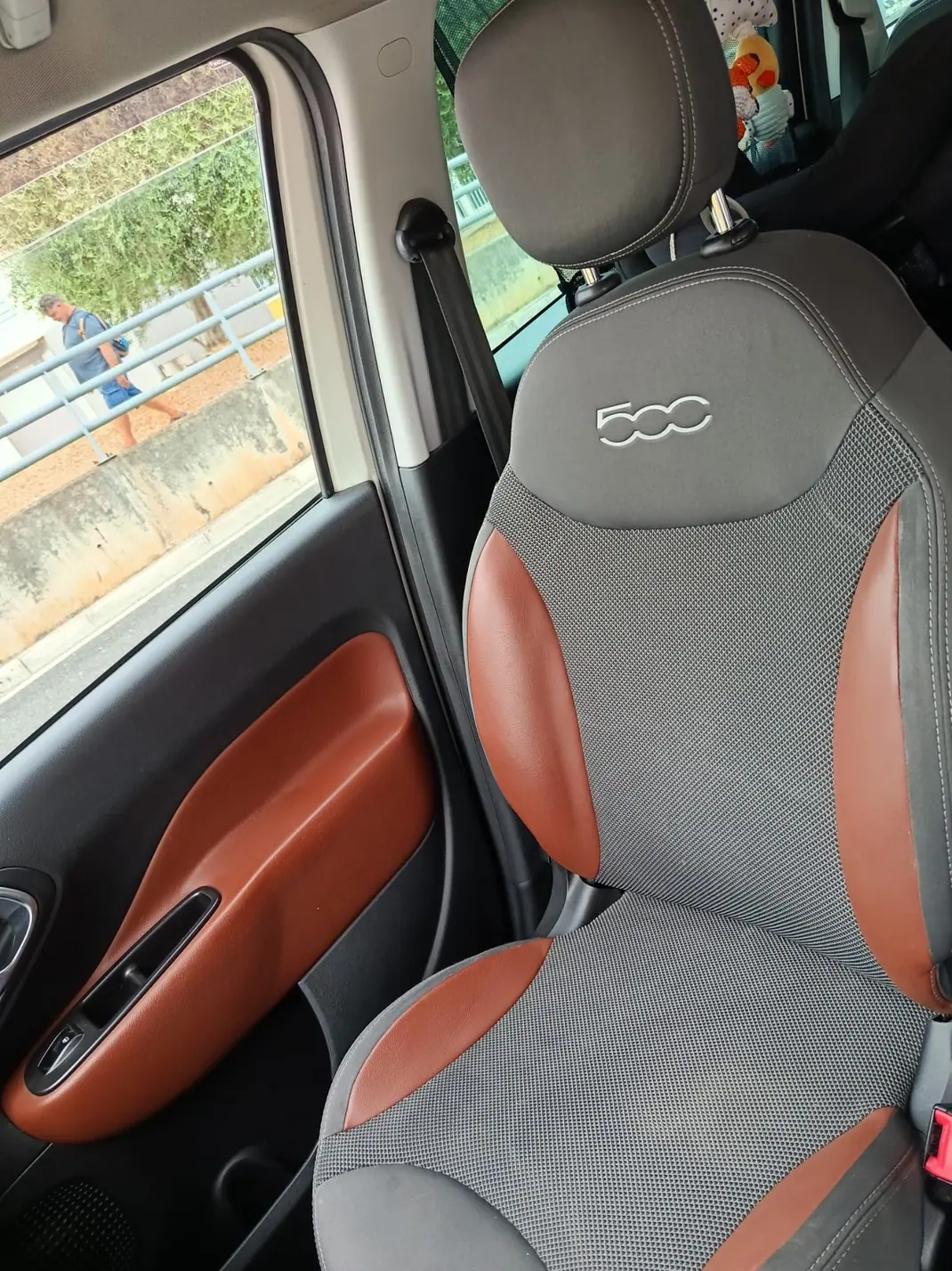 Fiat 500L 2013 - 7500 EUR, 177000 km - 177000km - foto 7 de 10