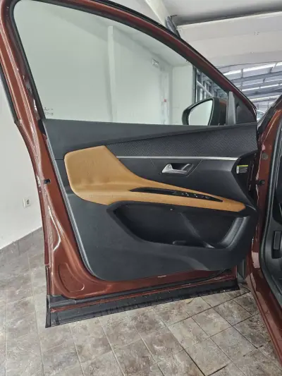 Peugeot 3008 2018 - 18500 EUR, 122503 km - AUTO.MOTO.pt - 122503km - foto 16 de 25