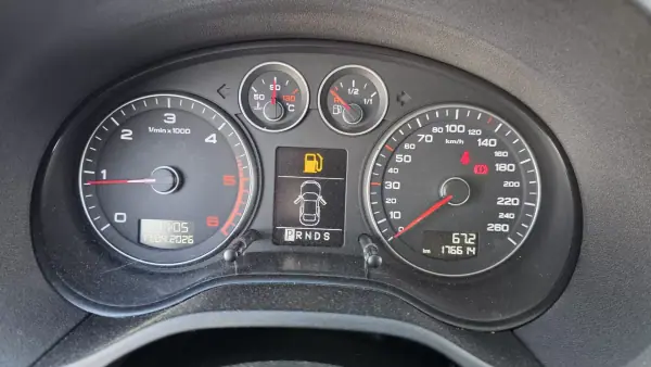 Audi A3 Sportback 2009 - 12990 EUR, 176000 km - AUTO.MOTO.pt - 176000km - foto 17 de 25